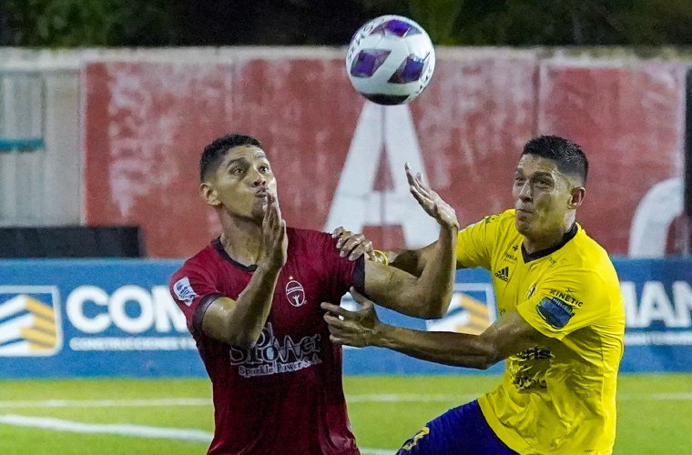 El español David Dóñiga y su Sporting pinchan, y el CAI pasa a la final del  fútbol en Panamá – Latina Network