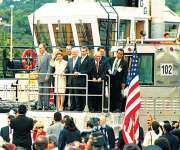  La presidenta panameña, Mireya Moscoso junto a otros líderes de Iberoamérica durante el acto ceremonial de la entrega del canal al control panameño el 14 de diciembre de 1999.