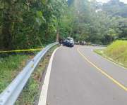 Escena del fatal accidente en la vía principal de Tierra Oscura.