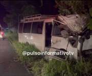 El bus quedó así en su parte frontal.  (Foto: Pulso Informativo Bocas)