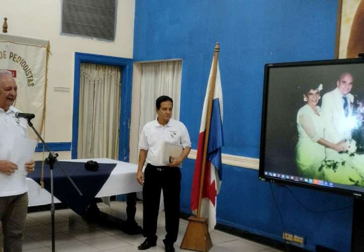 Sindicato de Periodistas rinde homenaje a Alvaro Menéndez Franco