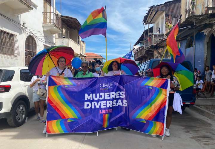 Piden igualdad e inclusión en Marcha del Orgullo