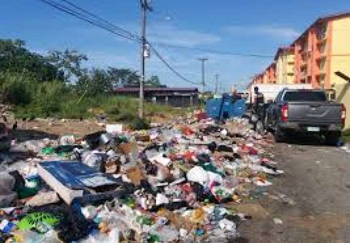 Acumulación de basura en Colón.   (Foto:Archivo)