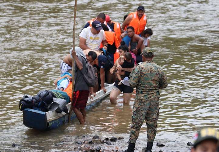 Rescate de migrantes por unidades de Senafront.  (Foto:Ilustrativa)