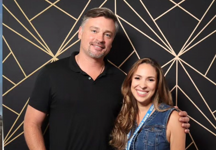 Massiel Mas en el Comic Con junto a Tom Welling. Foto: Instagram