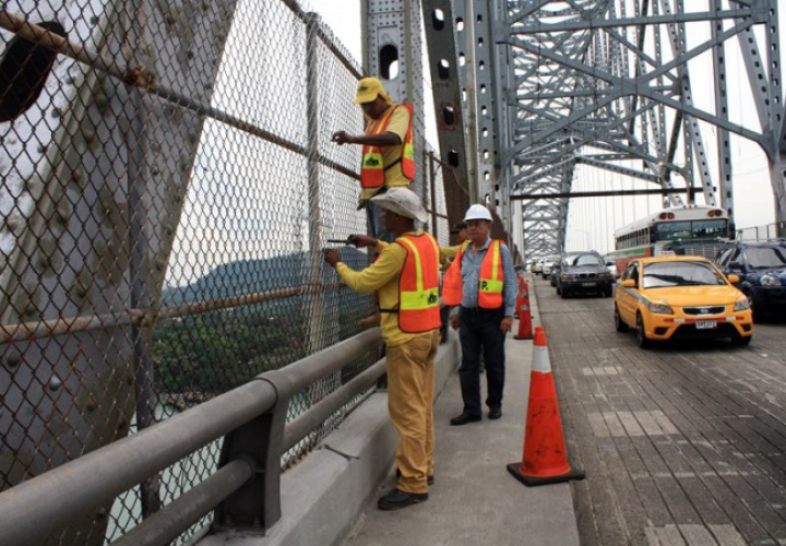 ¡No jodan! se roban 600 vigas del puente de las Américas