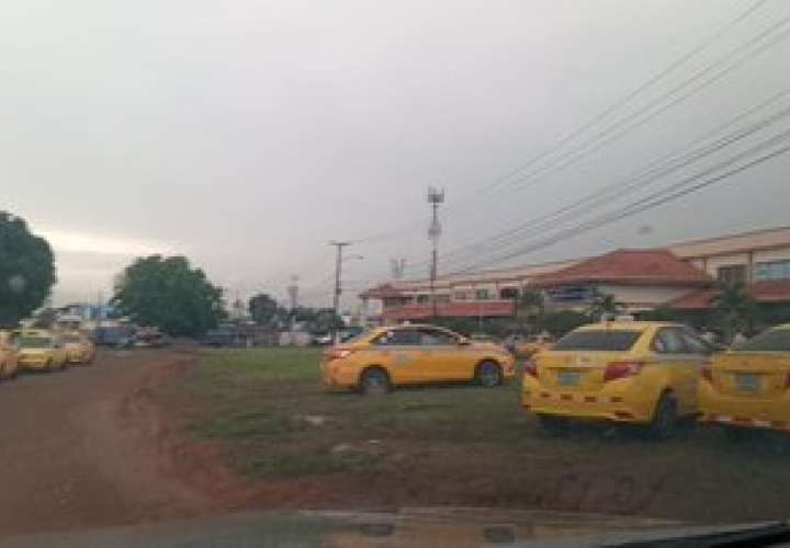 Caravana de taxistas en Santiago, Veraguas.