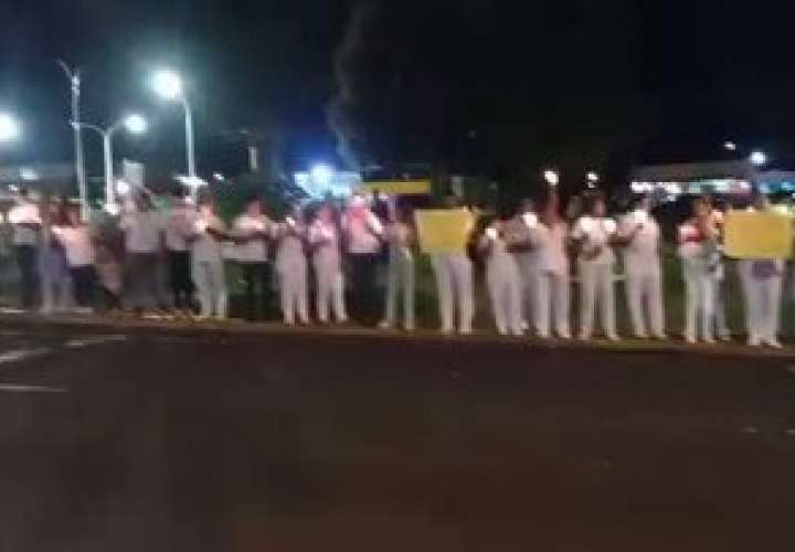 Otro grupo protestó en La Chorrera.