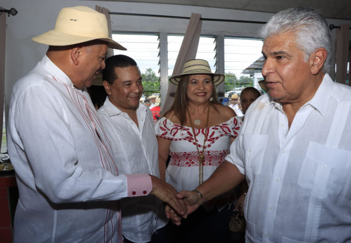 Mulino visita Guararé para celebrar el Festival de la Mejorana