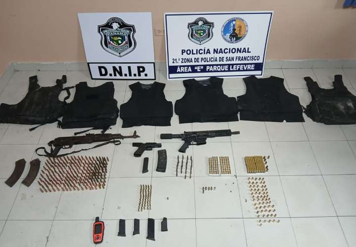 Decomisan armas de grueso calibre y más de 300 municiones