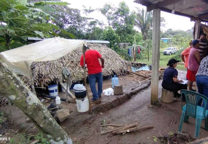 Así quedó el rancho que era utilizado como cocina.