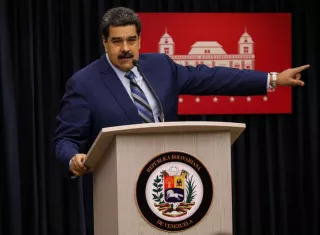 El presidente venezolano, Nicolás Maduro, habla durante una rueda de prensa, hoy en la Sala de Prensa Simón Bolívar, del palacio de Miraflores en Caracas (Venezuela). EFE