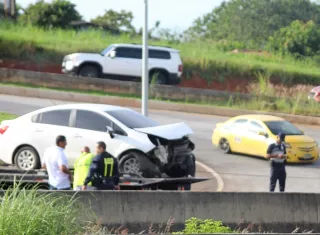 el fatal accidente de tránsito tuvo lugar en la autopista Arraiján - La Chorrera, cerca del puente vehicular de Vacamonte.  /  Foto: Eric Montenegro