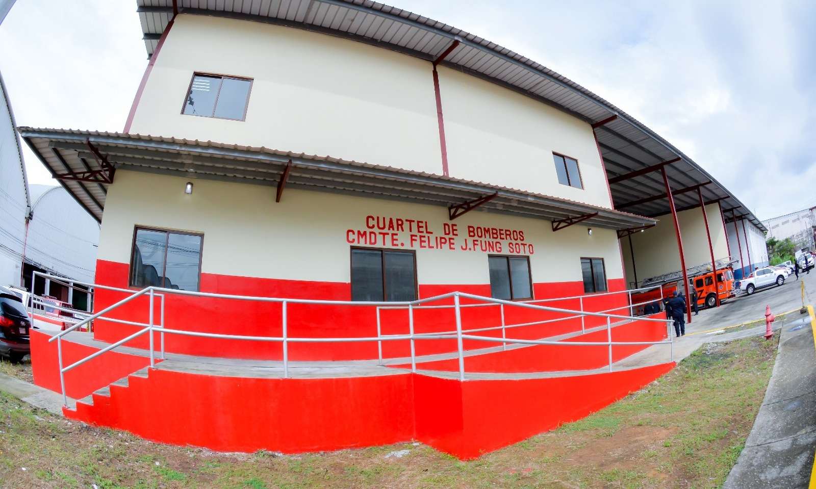 Estación bomberil totalmente renovada.