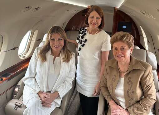 Las distinguidas damas con rumbo hacia Colombia.