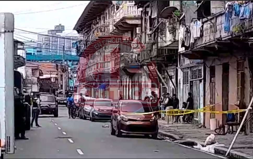 Escena del crimen en Calidonia.  (Foto-Video: Landro Ortíz)