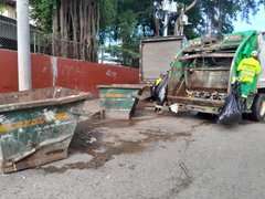 Las capitalinos se quejan de la acumulación de basura en los rincones de las comunidades.