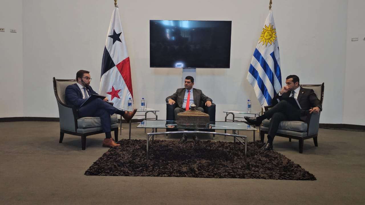 El evento contó con la participación de los vicecancilleres Nicolás Albertoni de Uruguay y Carlos Ruiz de Panamá.