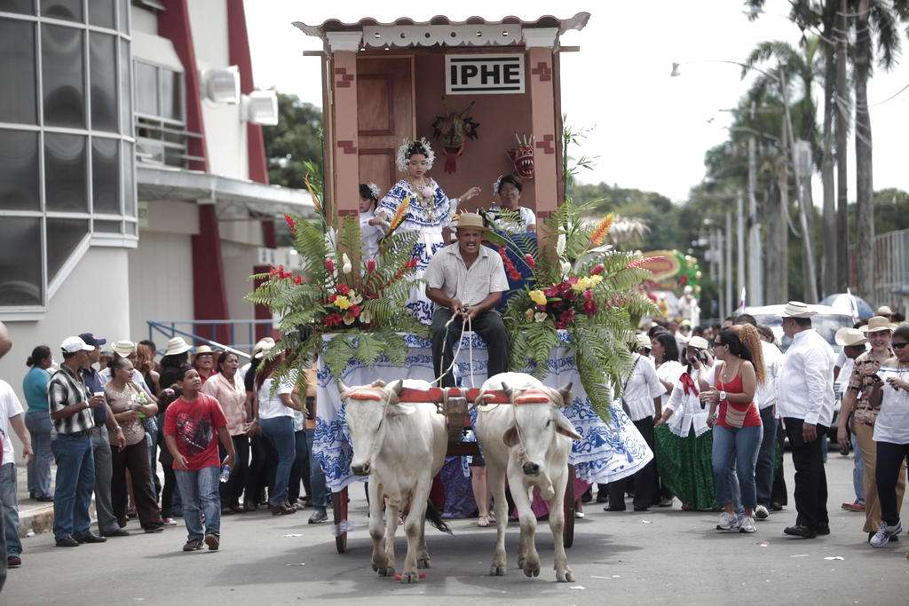 Desfile de carretas parte del desfile en Juan Díaz.  (Foto:Ilustrativa)