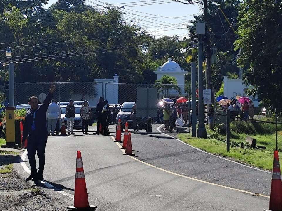 Moradores de Veracruz exigen agua potable 24/7.