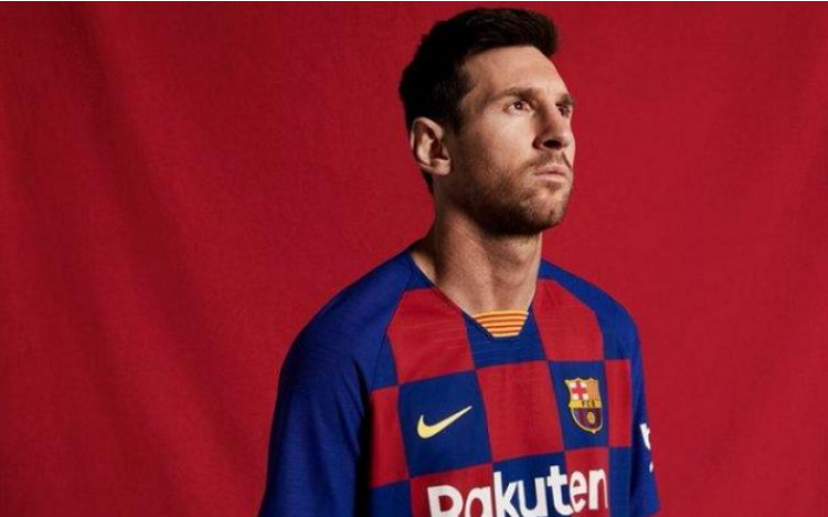 La nueva camiseta estará a la venta a nivel mundial este martes. Foto: Tiwitter