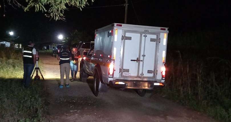 Vista de la entrada de la empresa a donde fue asesinado el seguridad. Foto: Alexander Santamaría