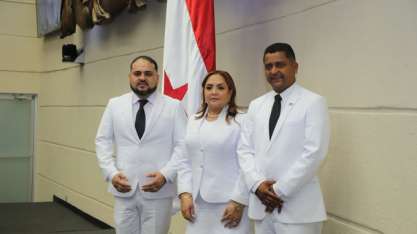 La presidenta y diputada Dana Castañeda, con sus vicepresidentes Didiano Pinilla Ríos y Jamis Acosta.