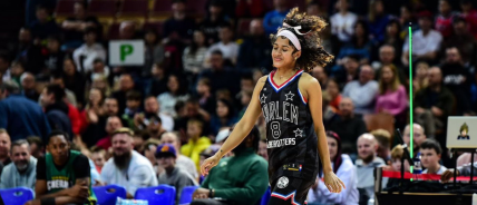 La  carrera deportiva de Kaylin West dio un giro significativo en 2024 cuando se unió a los Harlem Globetrotters como jugadora novata. 