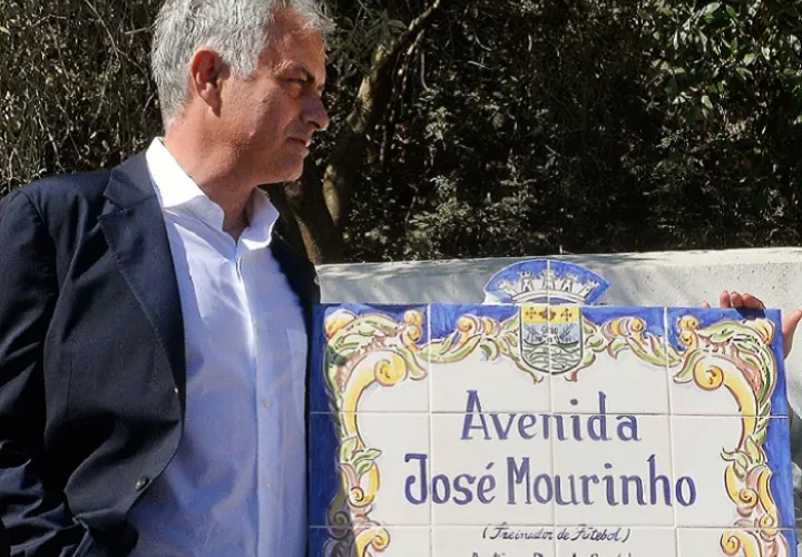 José Mourinho, asiste a la inauguración de una avenida con su nombre. Foto: EFE