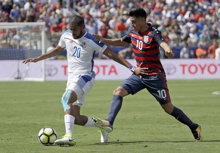 La camiseta conmemorativa saldrá a la venta mañana. Foto: AP