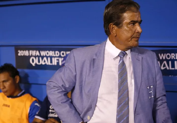 Jorge Luis Pinto, técnico de la Selección de fútbol de Honduras. Foto: AP