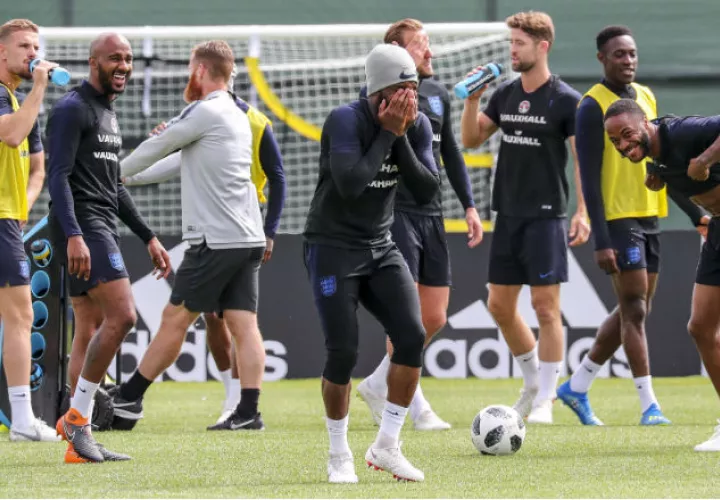 Inglaterra le ganó 2-1 a Túnez en su primer partido. Foto: EFE