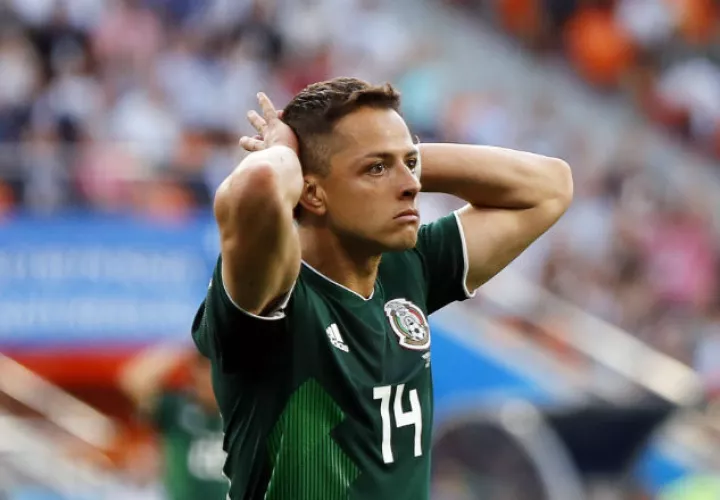 Chicharito lamenta la derrota mexicana ante Suecia.