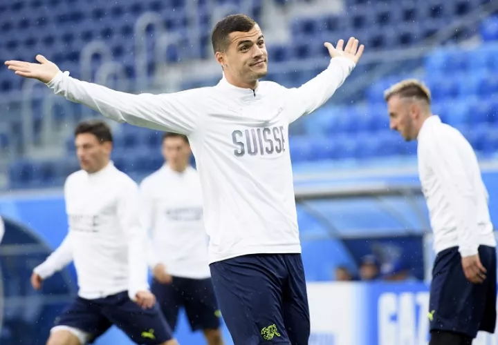 El jugador de Suiza Granit Xhaka participa del entrenamiento de su selección./EFE