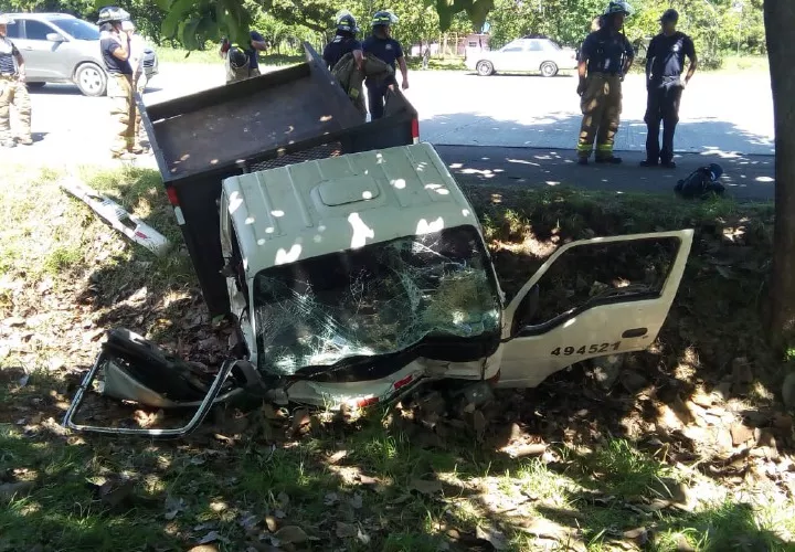 Así quedó el vehículo. Las autoridades investigan.