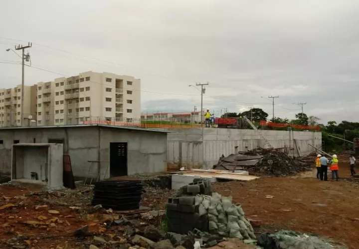 Área de la construcción del tanque séptico