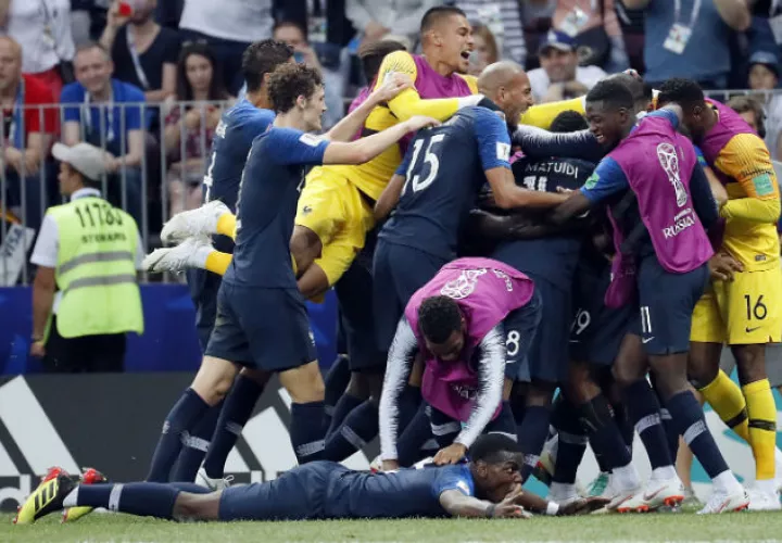 Los jugadores de Fraancia celebrando la final del Mundial. Foto:EFE