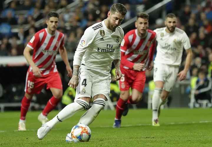 Sergio Ramos marca de penalti a lo &#039;panenka&#039; en el 41.minutos de juego./ Foto AP