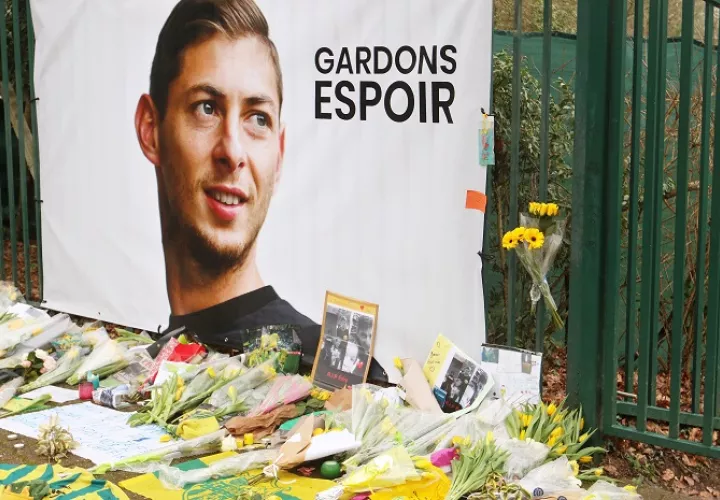 Vista del homenaje al jugador argentino Emiliano Sala en los campos de entrenamiento del FC Nantes. /EFE