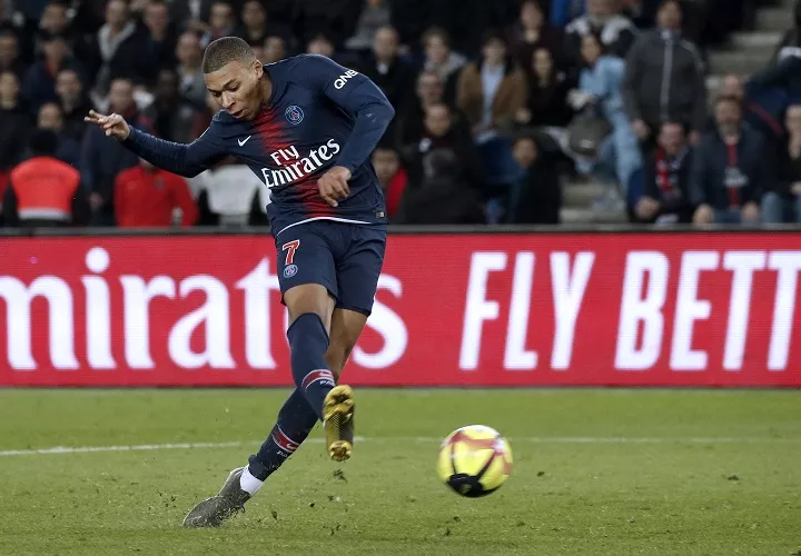 Kylian Mbappe  un doblete para la victoria. Foto: EFE