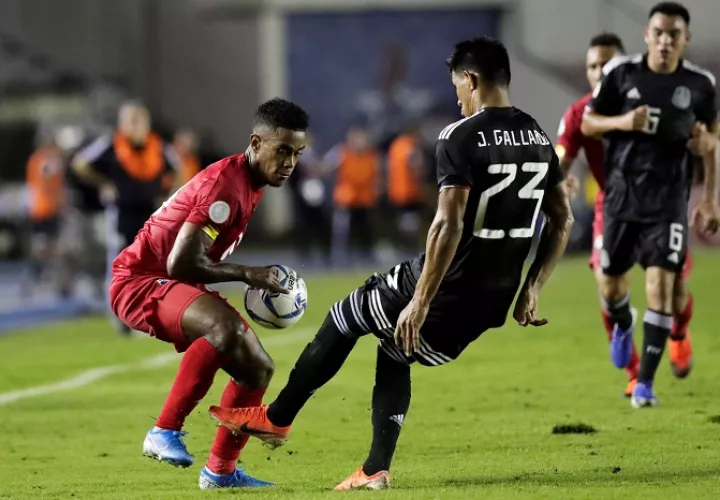 Edgar Yoel Bárcenas,  mediocampista de la selección de Panamá / EFE