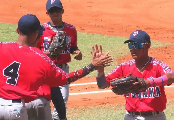 La selección de Panamá venció ayer en semifinales del Campeonato Premundial U-15 de Béisbol a Puerto Rico 12-11. Foto: Fedebeis