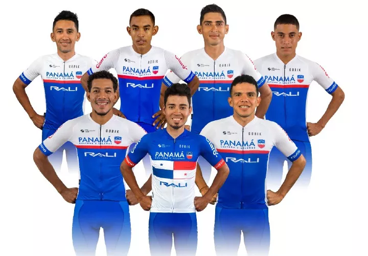 Los integrantes del equipo de ciclismo ‘Panamá es Cultura y Valores’, que participará en la Vuelta Internacional a Guatemala. Foto: Fepaci