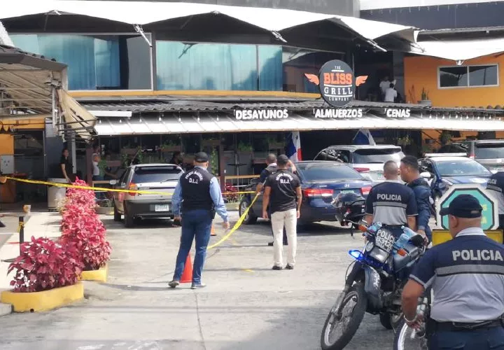 Escena del baleado en la plaza comercial. Foto: @grupoelite507