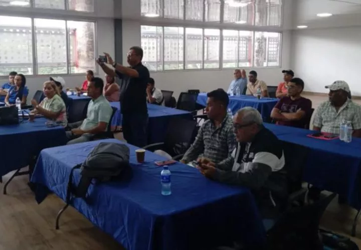 Los anotadores de béisbol que participaron en el seminario organizado por la Fedebeis.  Foto: Fedebeis