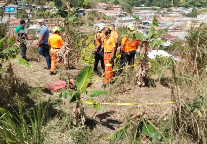 Personal del Ministerio Público y de la Policía Nacional se encuentran en el área.