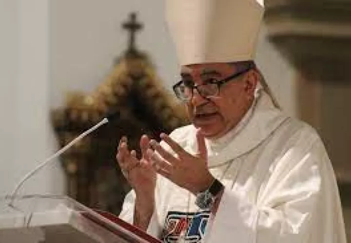 Monseñor  José Domingo Ulloa.