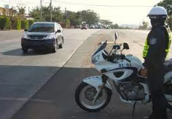 La Policía de Tránsito desplegada a lo largo y ancho del país.