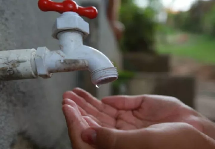 Pobladores de Panamá Oeste sin agua diariamente.