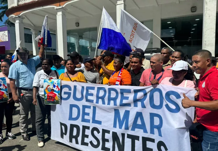 Apoyo a los &quot;Guerreros del Mar&quot;.  (Foto-Video:René Bellido)